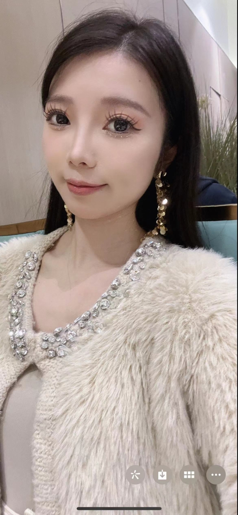 邝女士