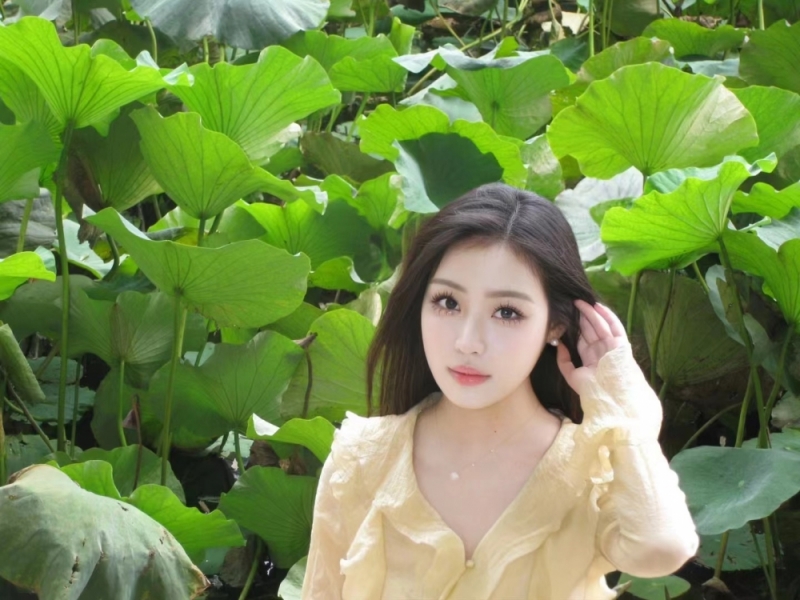 周女士